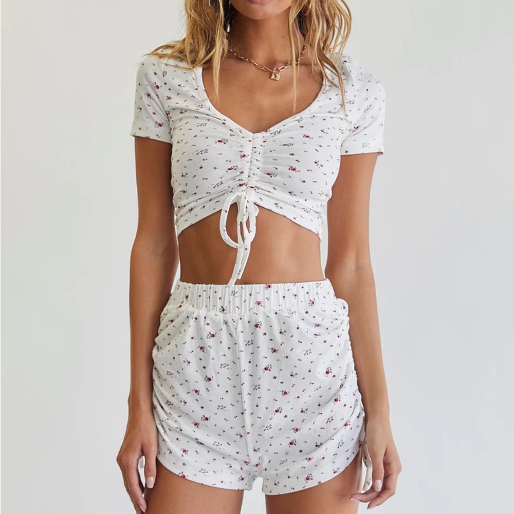 Princess Polly, Jacklyn Set Floral White, size 4!